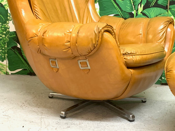 Scoop Lounge Chair and Ottoman by Carter close up