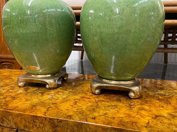 Mid Century Jade Ginger Jar Table Lamps on Brass Base, a Pair lower view