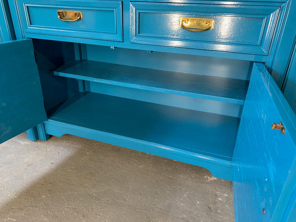 Thomasville Sideboard Cabinet in Blue Lacquer close up